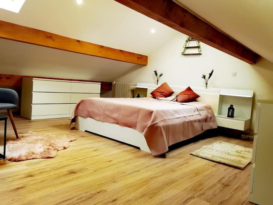 Chaleureuse Maisonnette Lyon Meyzieu Exterior foto